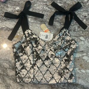 Sequined Gianni Bini top. Small
